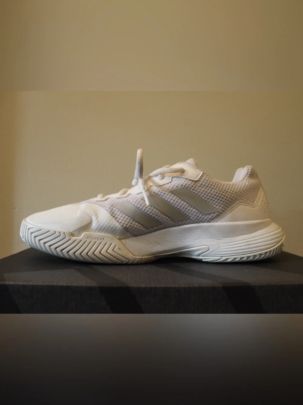 Adidas GameCourt Women’s Tennis Shoes – Size 9 – White/Silver – Original Box Inc